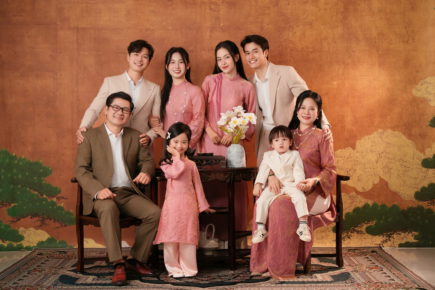Lưu Giữ Kỷ Niệm Đặc Biệt: Chụp Ảnh Gia Đình trong Mùa Tết