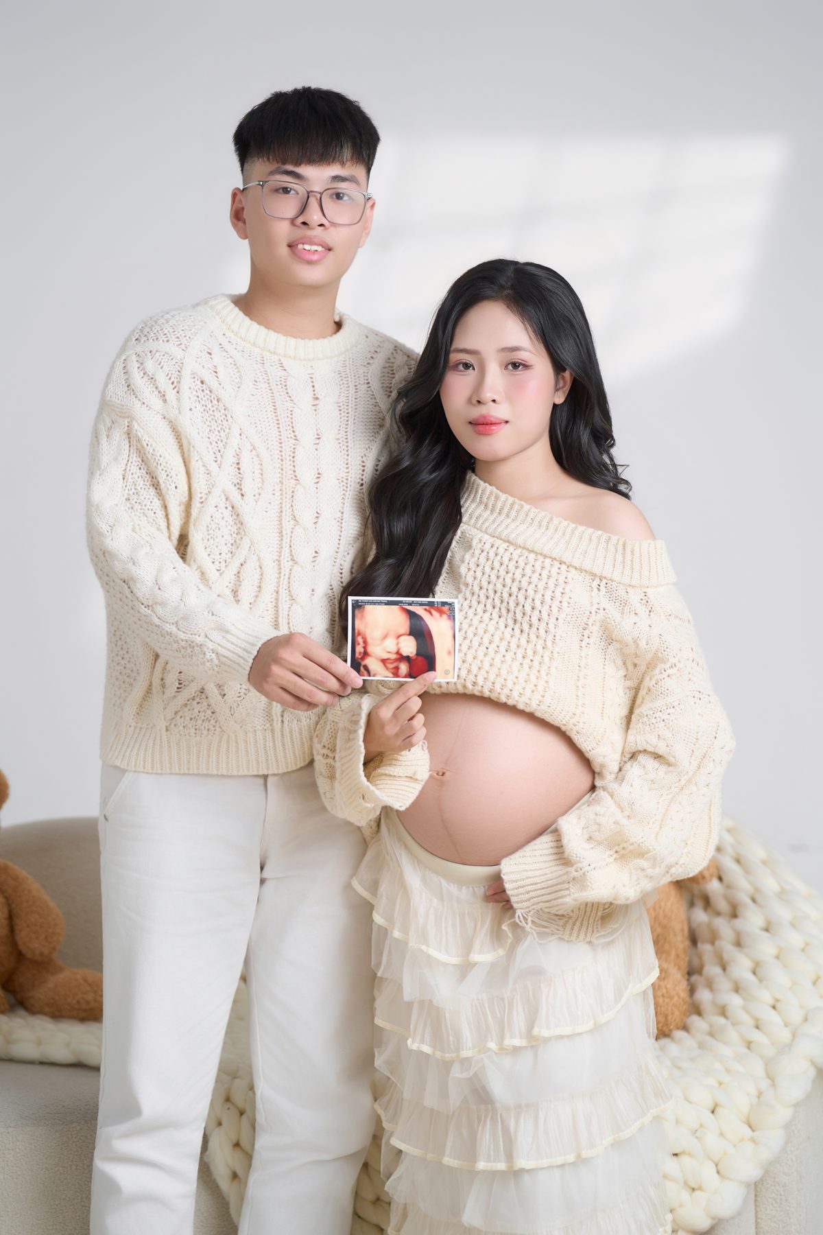 Hướng Dẫn Cách Tạo Dáng Chụp Ảnh Mẹ Bầu Đẹp - Góc Nhìn Tình Cảm và Tự Nhiên