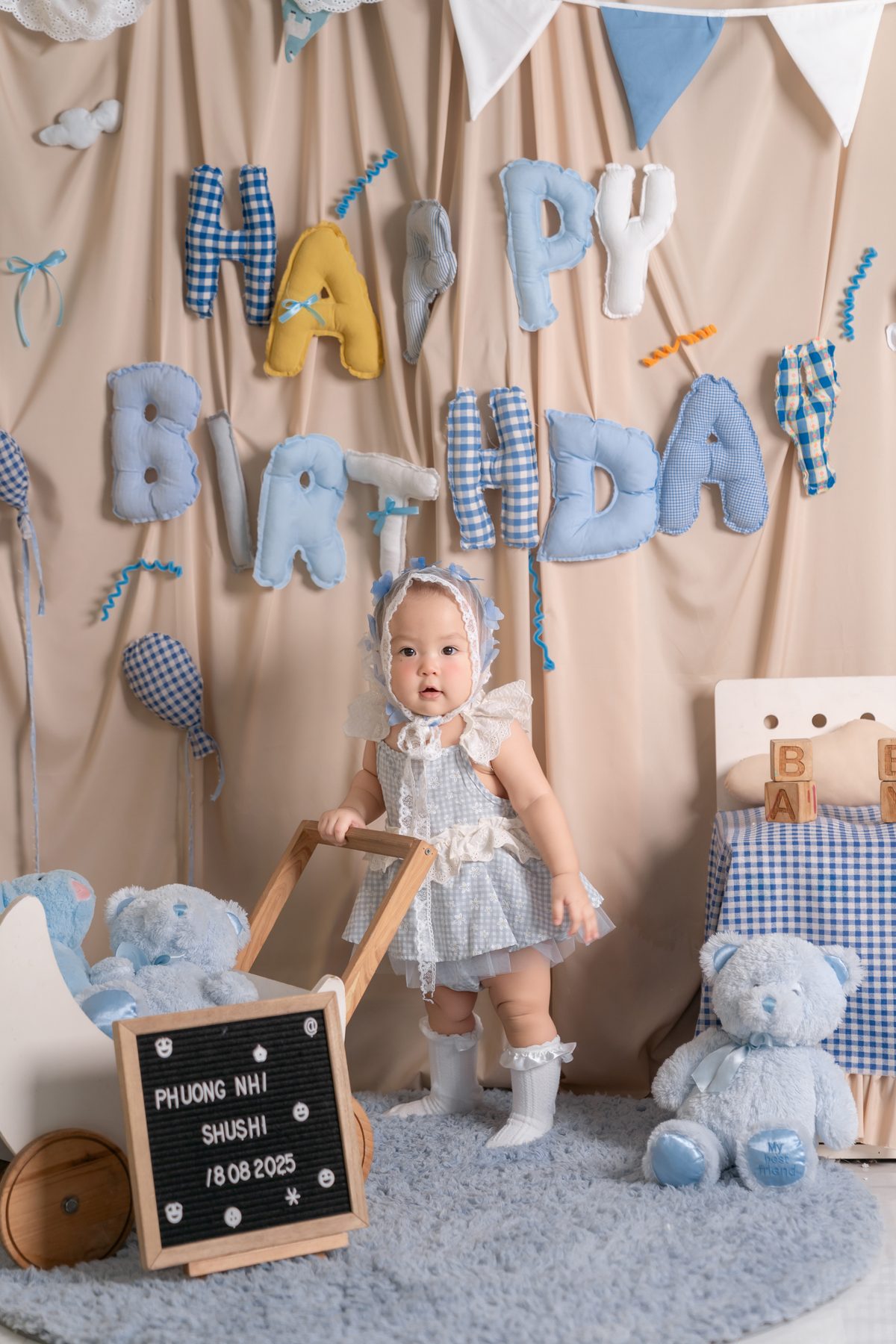 MÁCH BỐ MẸ KINH NGHIỆM LỰA CHỌN TRANG PHỤC CHỤP ẢNH CHO BÉ TRONG STUDIO