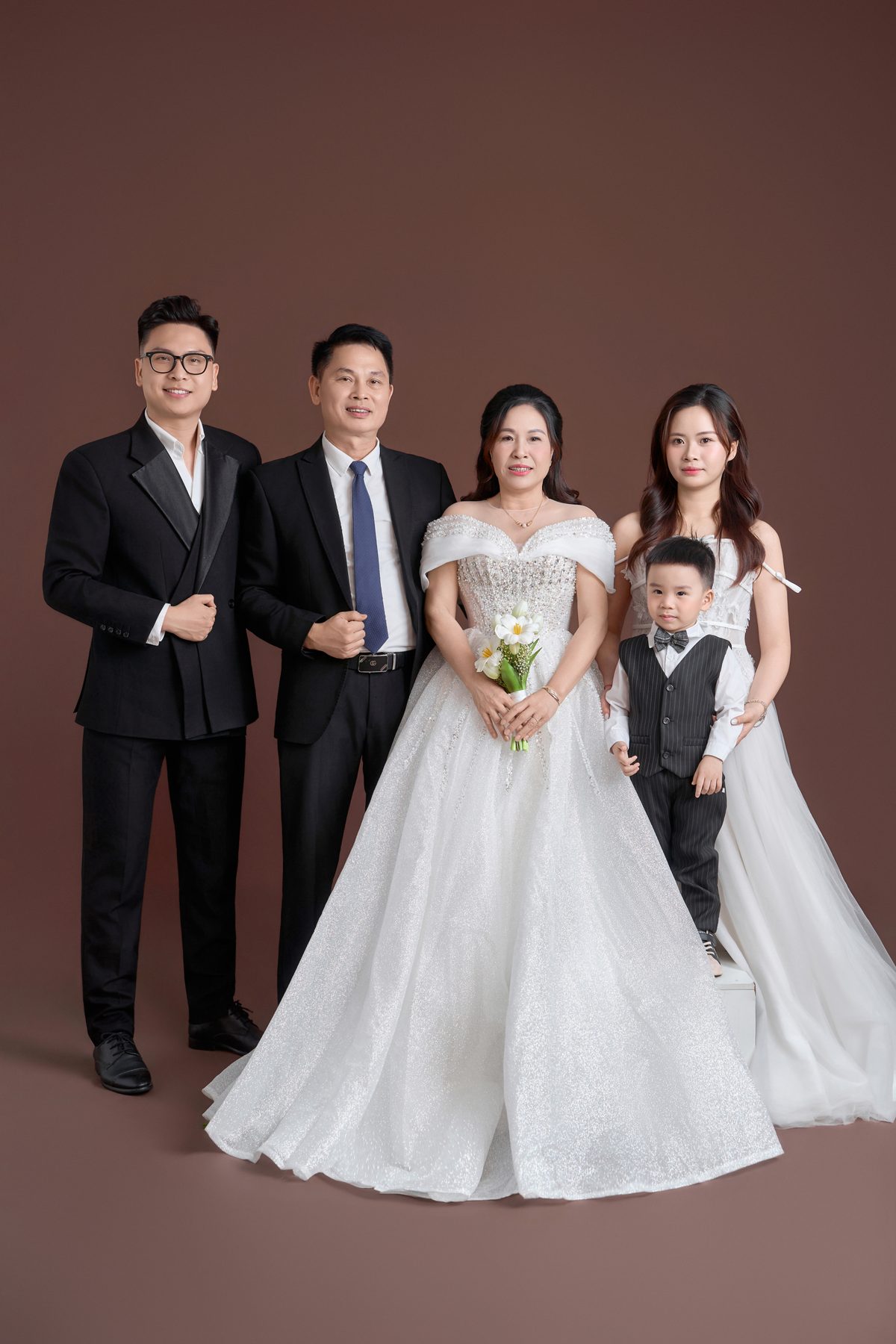 Lưu Giữ Kỷ Niệm Đặc Biệt: Chụp Ảnh Gia Đình trong Mùa Tết