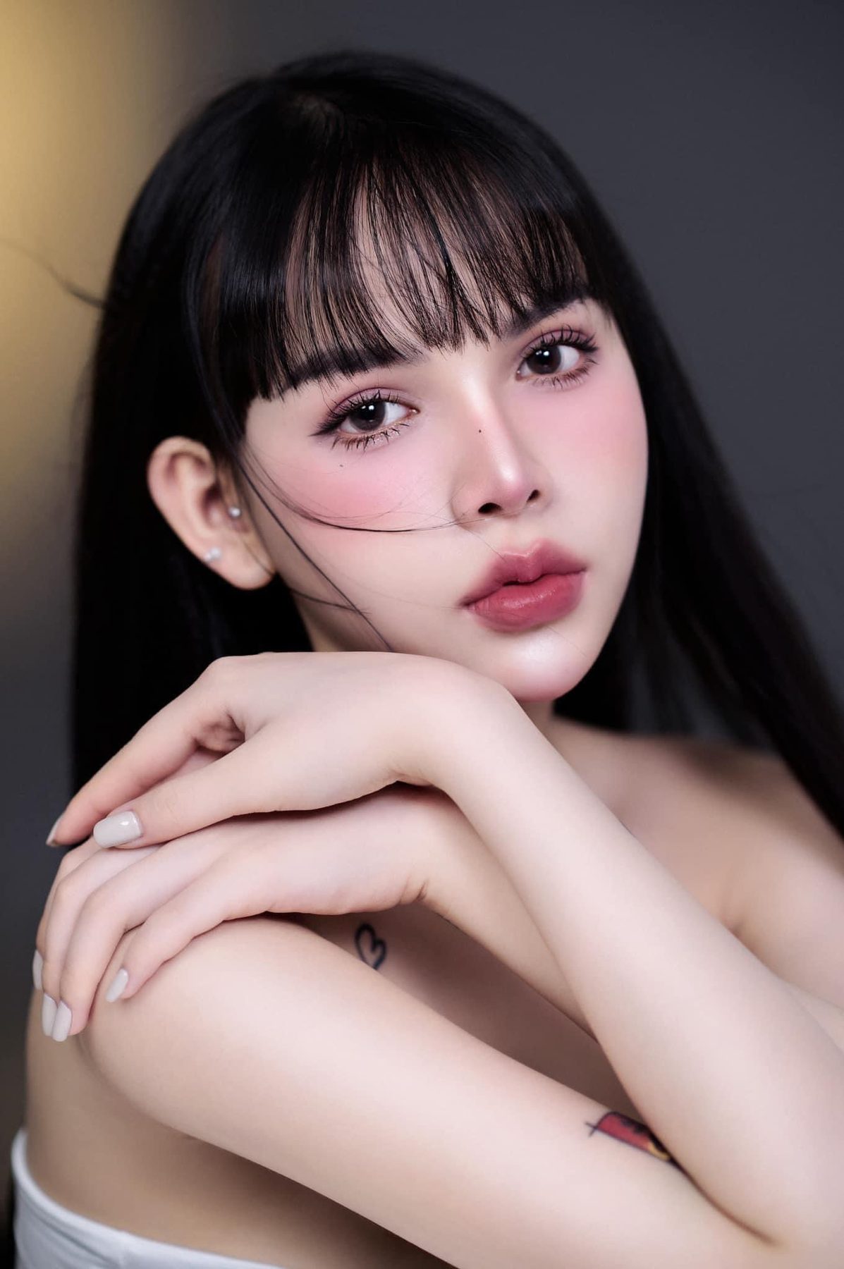 Makeup tông cam nude cho cô dâu ngày hè